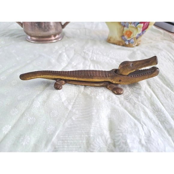 Orig. Old Cast Iron Crocodile Figural Gator Nutcracker NICE! Made in England - Picture 1 of 9